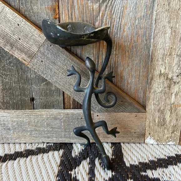 Gecko | Wall Tealight or  Votive Holder - Picture 1 of 3